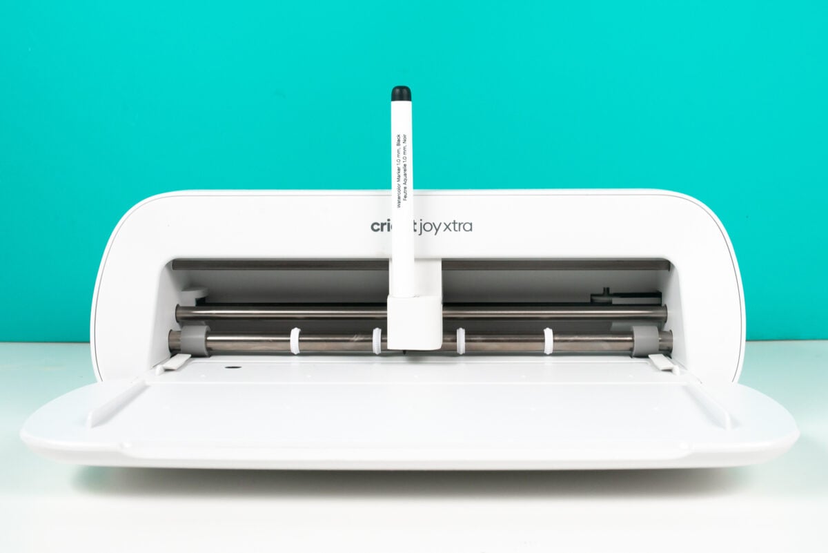 Cricut Joy Xtra with pen