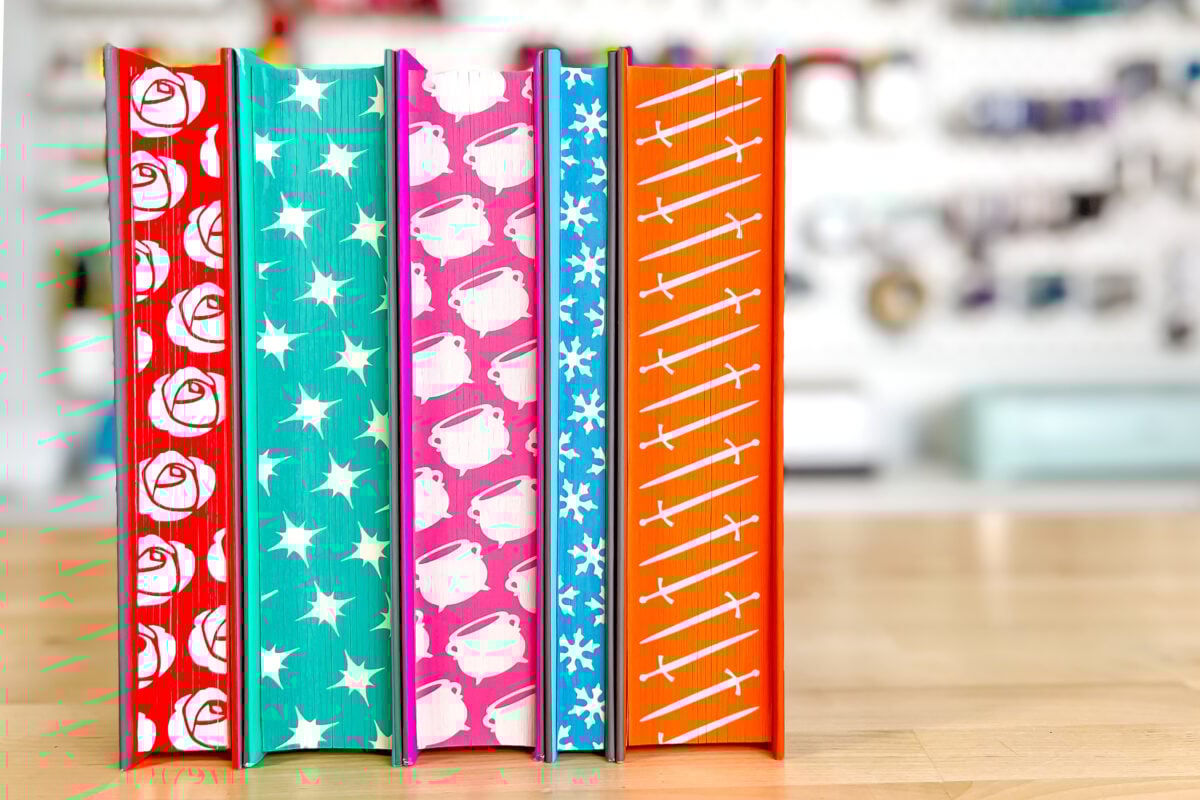 Five ACOTAR books with sprayed edges